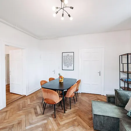 Elegante Altbauwohnung Am Lejlighed