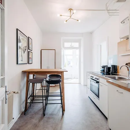 Elegante Altbauwohnung Am Lejlighed