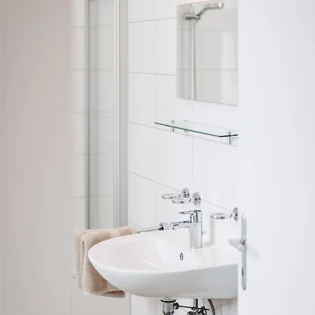 Elegante Altbauwohnung Am By Stadtlandnest * Bregenz
