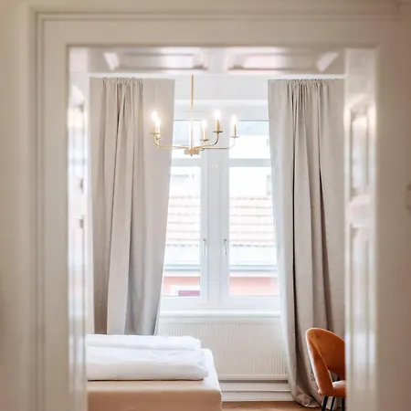 Elegante Altbauwohnung Am *