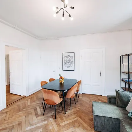 Elegante Altbauwohnung Am Apartman